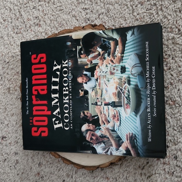 The Sopranos Family Cookbook as Compiled by Artie Bucco 2002 Allen Rucker - Picture 1 of 7